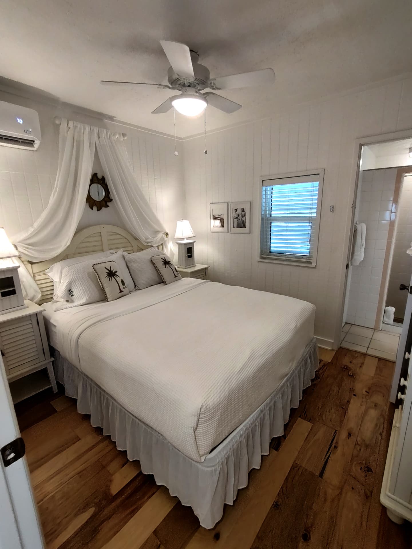 Street-side bedroom